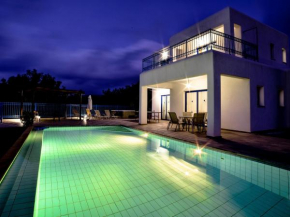 Azzurro Holiday Villa Ifaistos by Sanders, Peyia